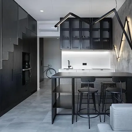 Rooftop Penthouse With Terrace, Prime Location Appartement