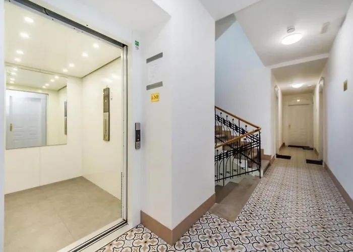 Rooftop Penthouse With Terrace, Prime Location